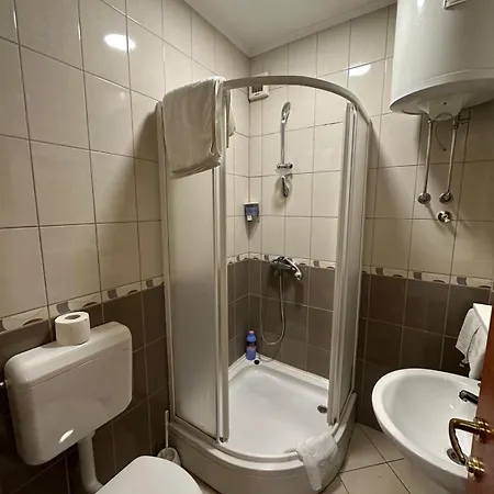 La Riva موستار